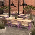 Banc avec dossier pour 1 personne Amager en bois clair et structure métallique violette en terrasse avec plantes et lampes noires.