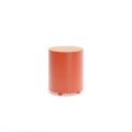 Tabouret d'extérieur Valby orange avec dessus en bois, hauteur 48 cm.