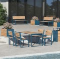 Banc avec dossier pour 1 personne Frederiksberg en bois et métal bleu sur une terrasse moderne.