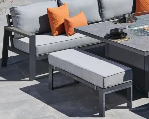 Individuelles Gartenmetallstuhls- und Tischset Luxus Gartenmöbelset für Zuhause und Hotel