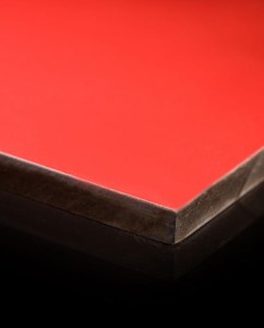 DESKA HPL ČERVENÁ tloušťka 10 mm (VZOREK 50×50 MM)