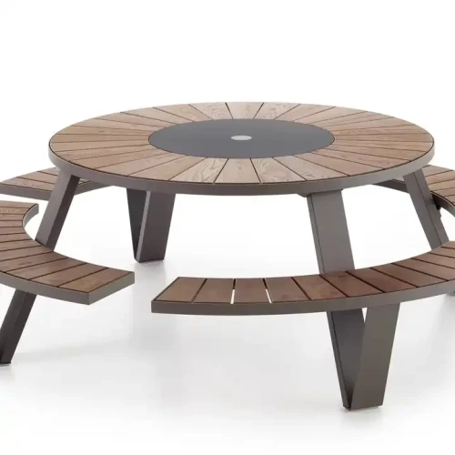 Moderner runder Tisch mit Metallrahmen und Holzplatte, geeignet für Outdoor-Terrassengarten.