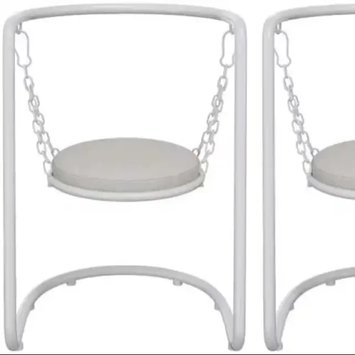 Chaise design moderne en métal avec coussin suspendu pour jardin.