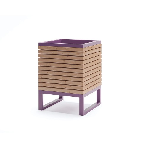 Amager Outdoor Planter | 150 l - wooden slat design with a purple base.