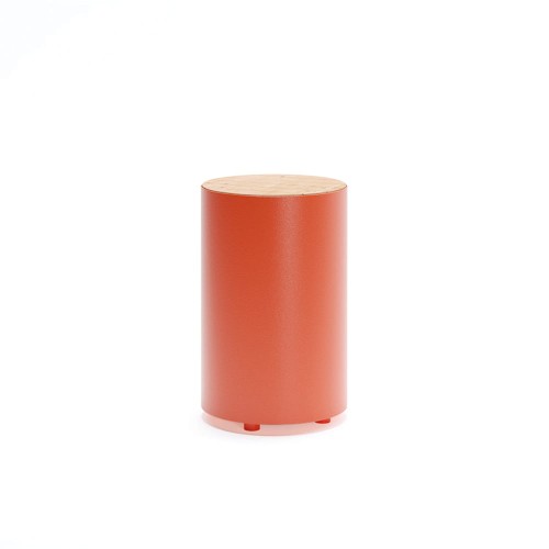 Tabouret d'extérieur Valby cylindrique orange avec assise en bois, 63 cm.