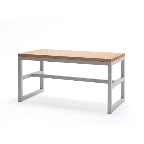 Hellerup Outdoor Table 150 cm 4-6 Seats with wooden top and metal frame.