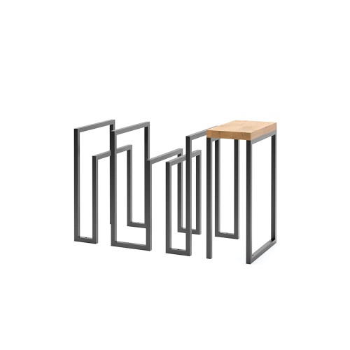 Support de Vélo Vesterbro avec Petite Table en acier noir et dessus en bois clair.