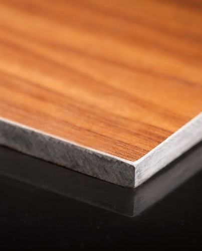 HPL PLATTE HOLZ Stärke 10 mm, Detailansicht Kante und Oberfläche, Maße 1220x2440 mm